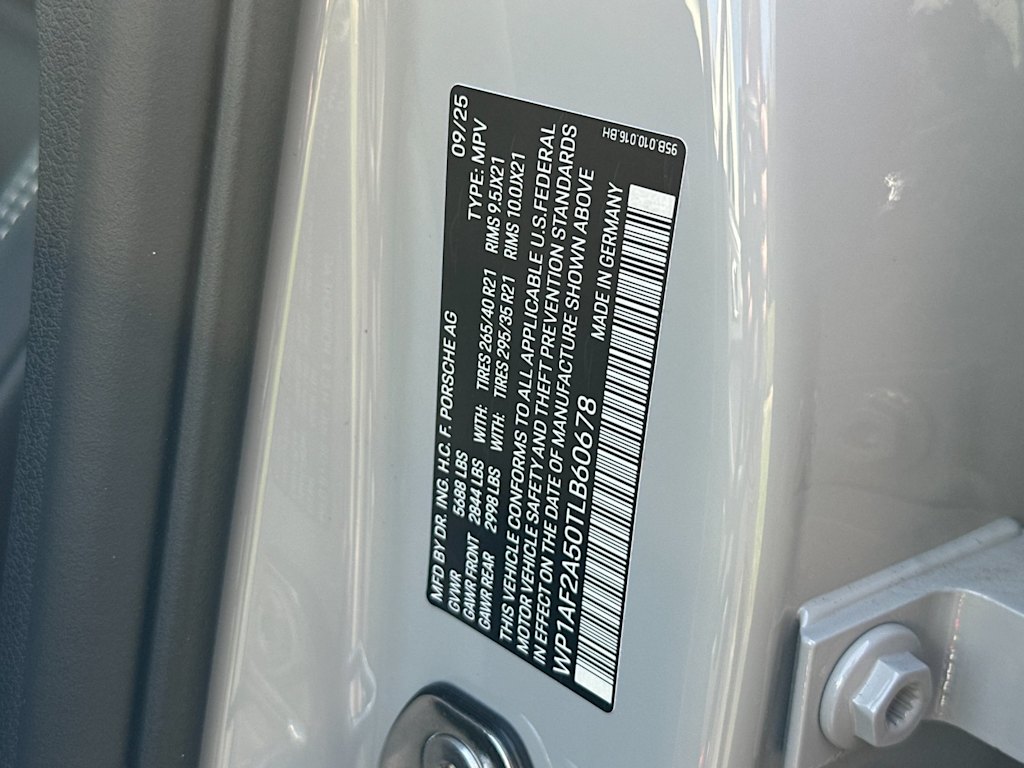 Thumbnail: 2026 Porsche Macan - 19