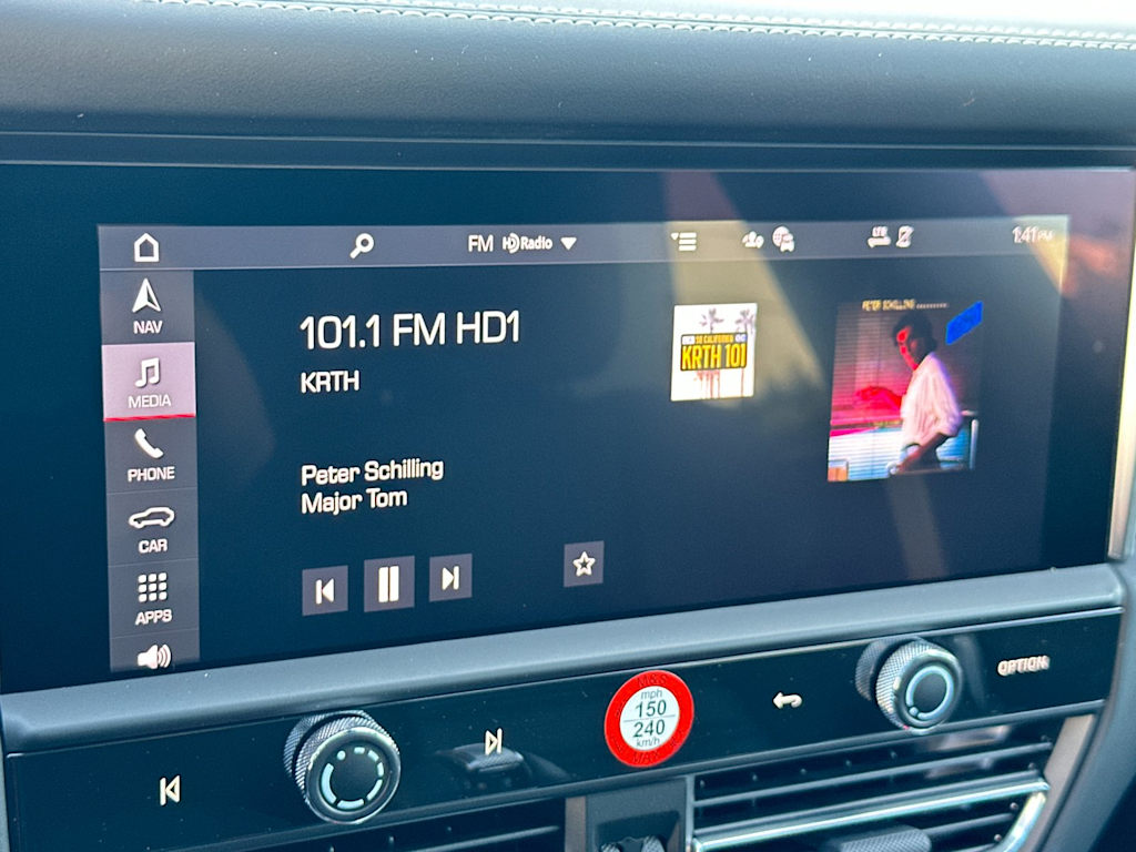 Thumbnail: 2026 Porsche Macan - 27