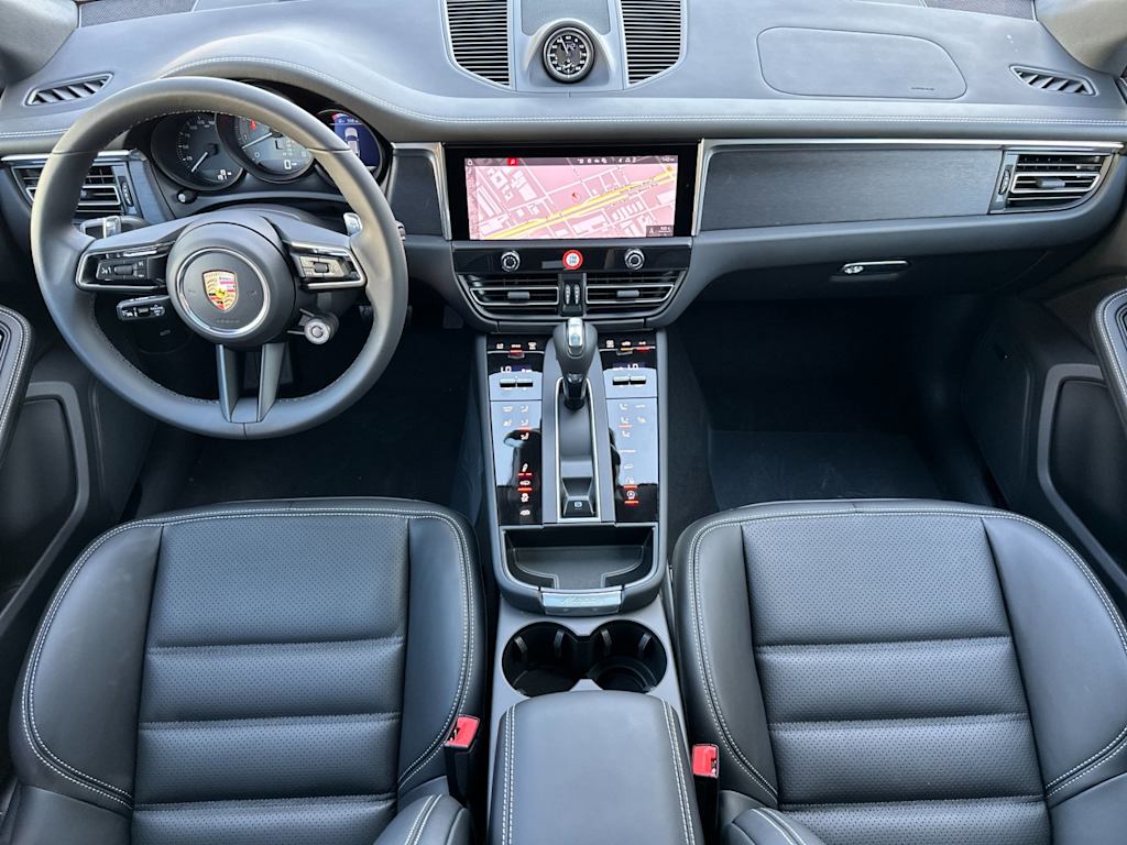 Thumbnail: 2026 Porsche Macan - 2