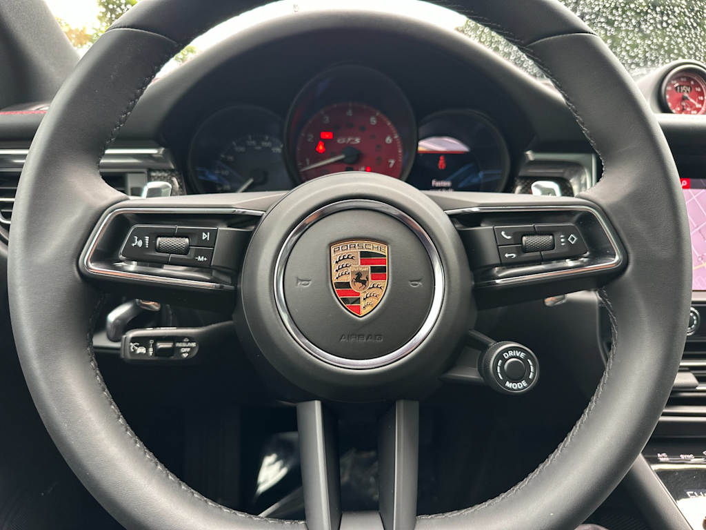 Thumbnail: 2025 Porsche Macan - 12