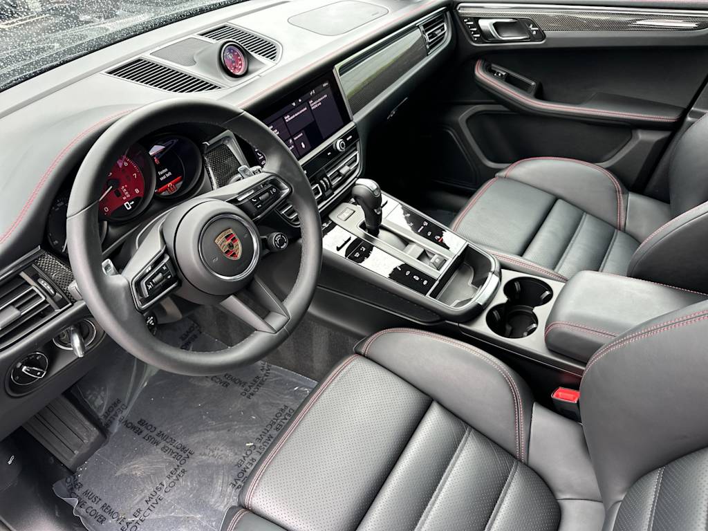 Thumbnail: 2025 Porsche Macan - 2