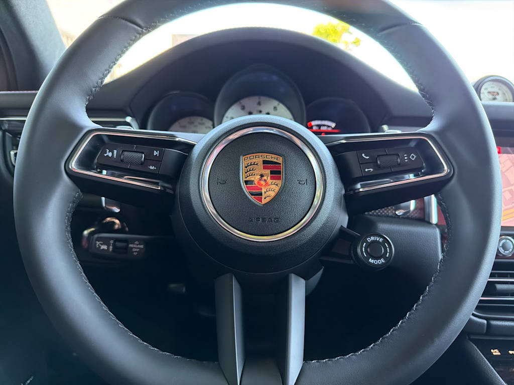 Thumbnail: 2026 Porsche Macan - 29