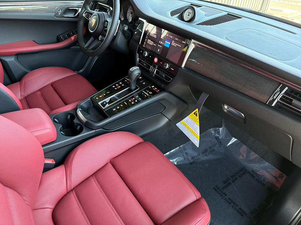 Thumbnail: 2026 Porsche Macan - 13