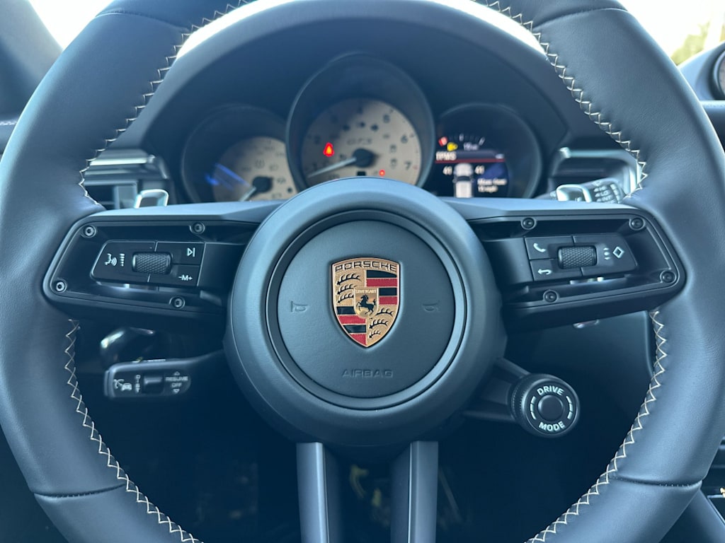 Thumbnail: 2026 Porsche Macan - 29