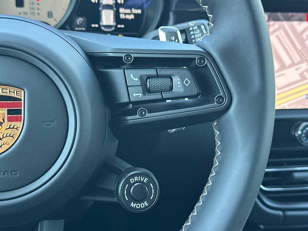 Thumbnail: 2026 Porsche Macan - 31