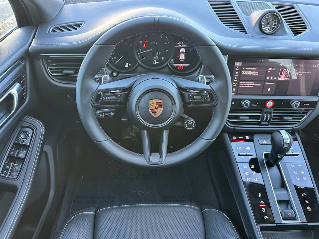 Thumbnail: 2026 Porsche Macan - 9