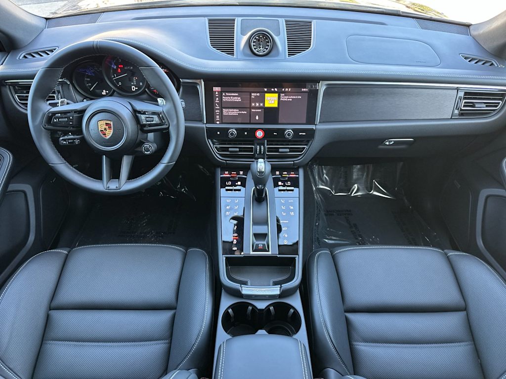 Thumbnail: 2026 Porsche Macan - 2