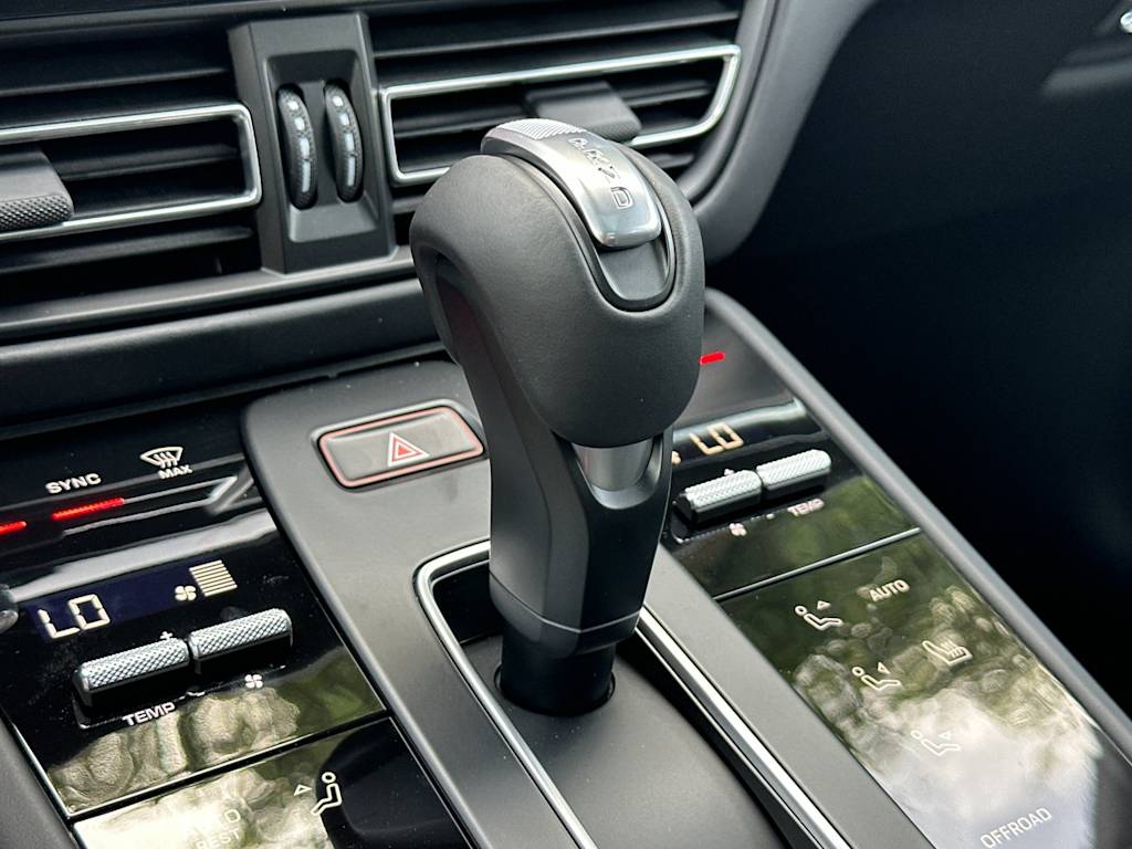 Thumbnail: 2026 Porsche Macan - 29