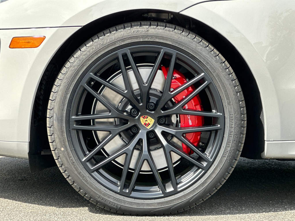 Thumbnail: 2026 Porsche Macan - 8