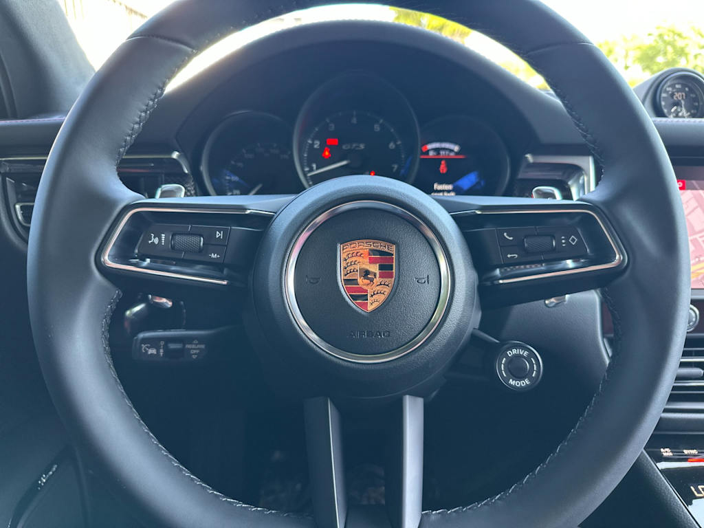 Thumbnail: 2026 Porsche Macan - 14