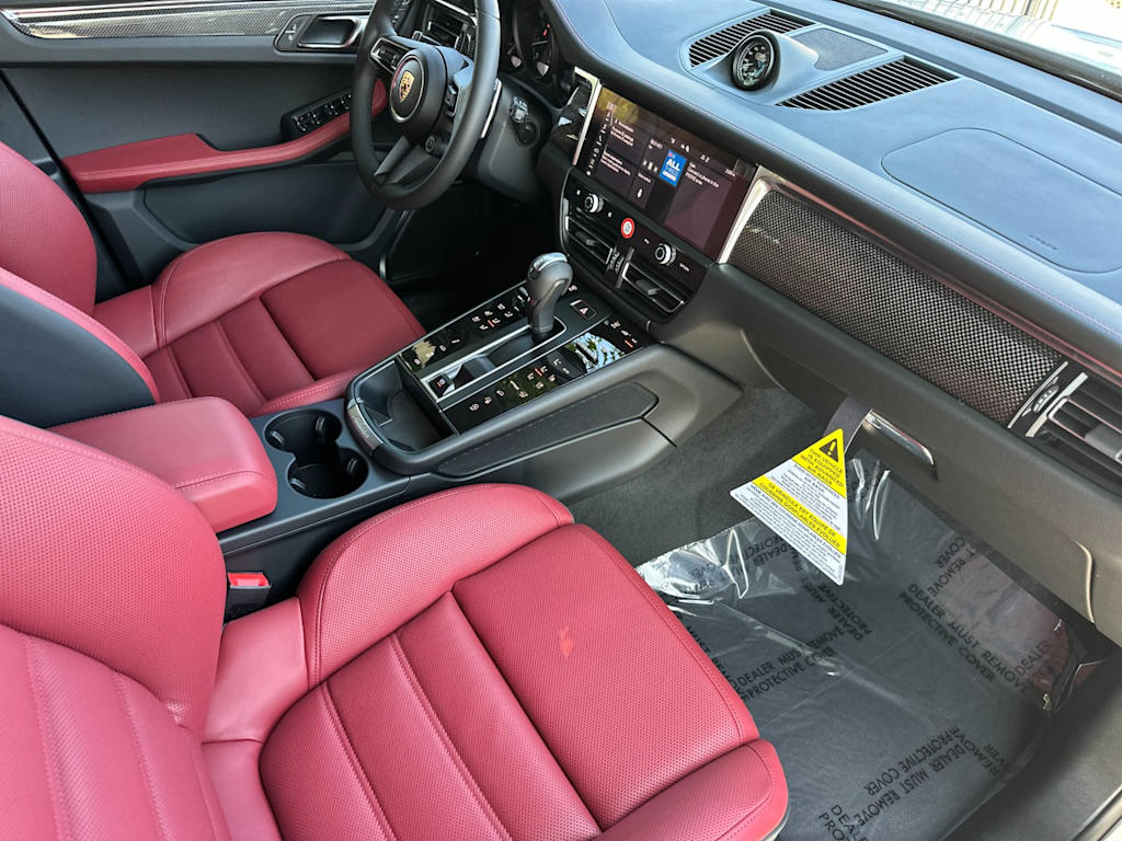 Thumbnail: 2026 Porsche Macan - 11