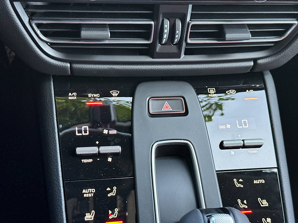 Thumbnail: 2026 Porsche Macan - 16