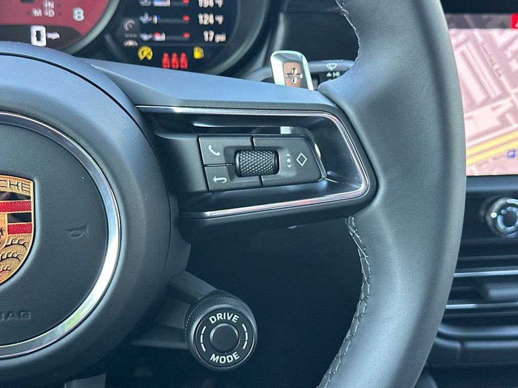 Thumbnail: 2026 Porsche Macan - 32