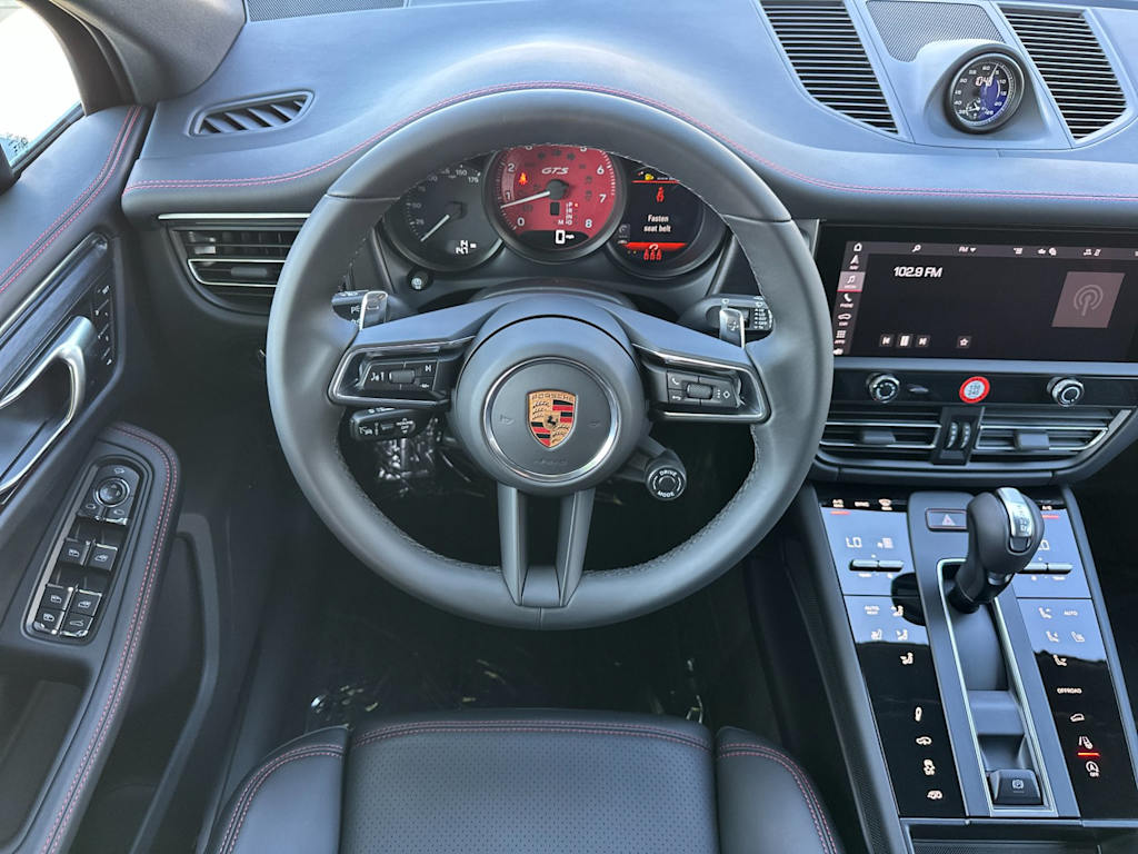 Thumbnail: 2026 Porsche Macan - 9