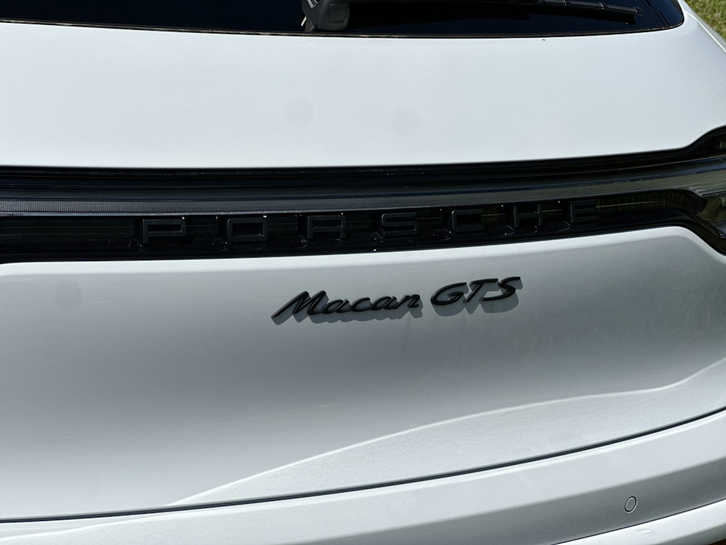Thumbnail: 2026 Porsche Macan - 7