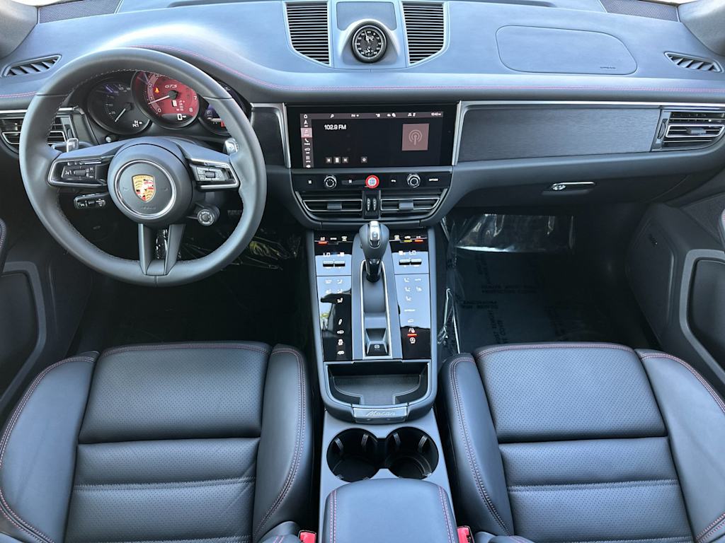 Thumbnail: 2026 Porsche Macan - 2