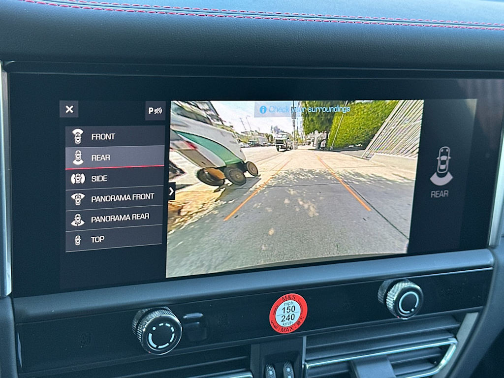 Thumbnail: 2026 Porsche Macan - 28