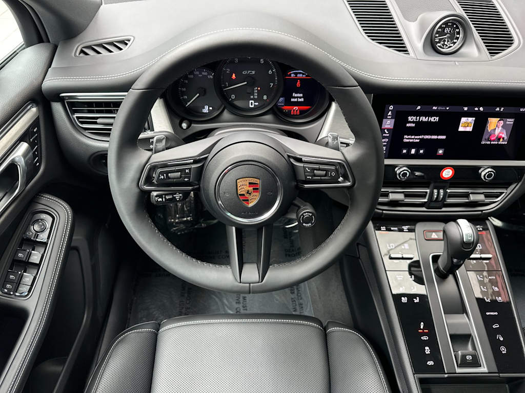 Thumbnail: 2026 Porsche Macan - 8