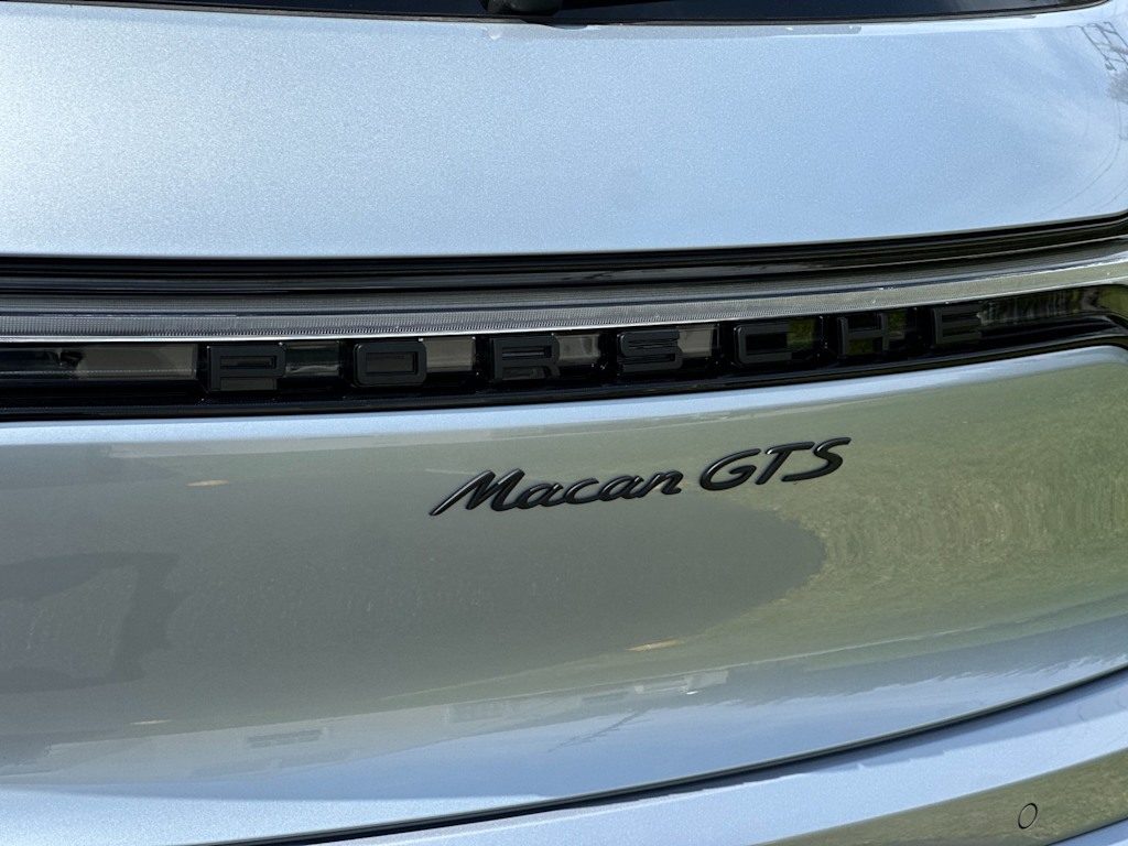 Thumbnail: 2026 Porsche Macan - 6