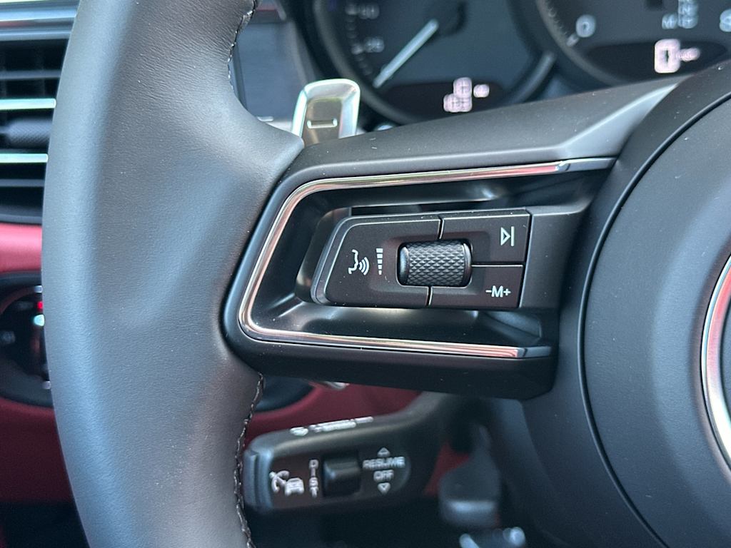 Thumbnail: 2026 Porsche Macan - 29