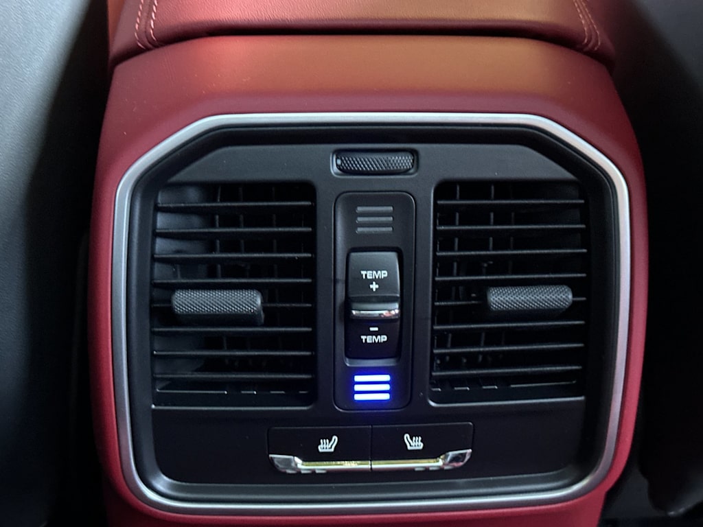 Thumbnail: 2026 Porsche Macan - 24