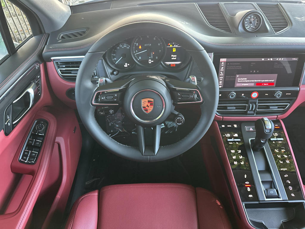Thumbnail: 2026 Porsche Macan - 9