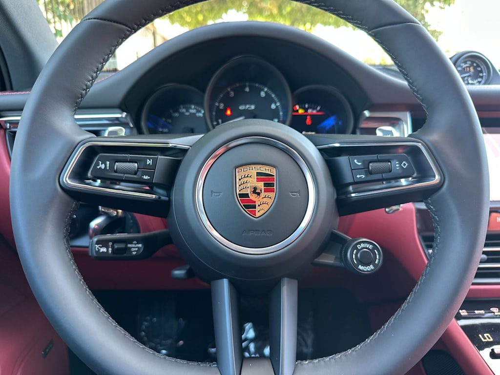 Thumbnail: 2026 Porsche Macan - 14