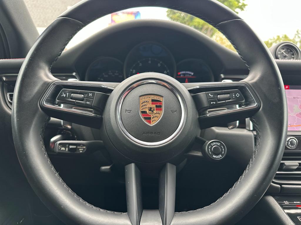 Thumbnail: 2022 Porsche Macan - 14