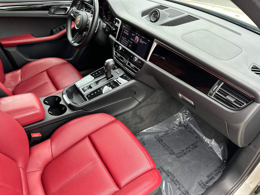 Thumbnail: 2022 Porsche Macan - 11