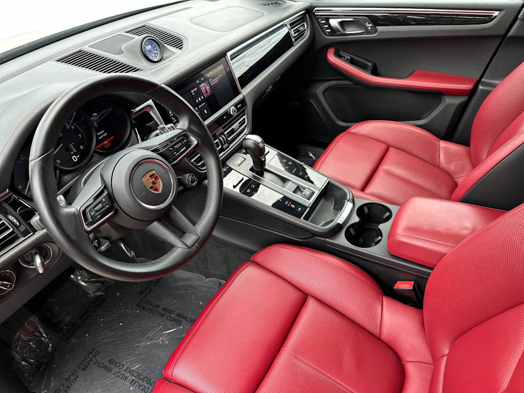 Thumbnail: 2022 Porsche Macan - 2