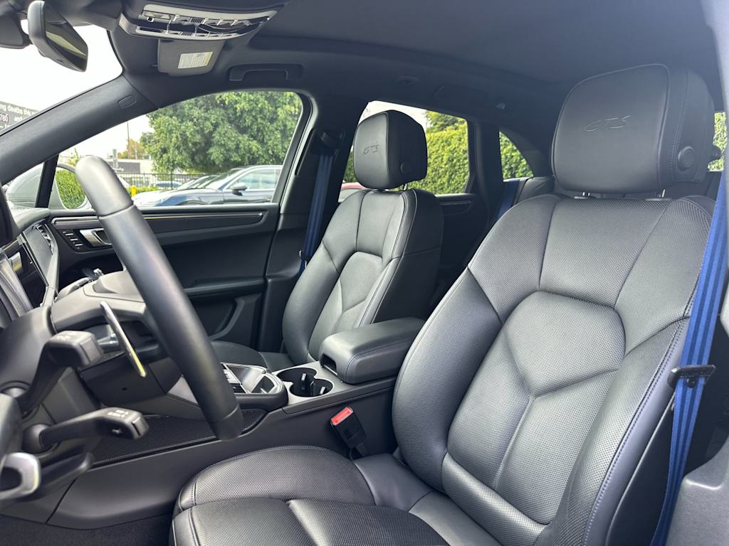 Thumbnail: 2023 Porsche Macan - 10