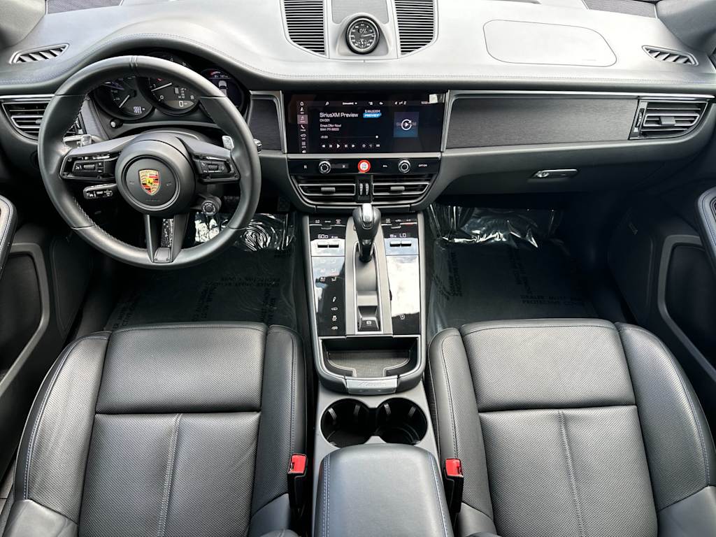 Thumbnail: 2023 Porsche Macan - 2
