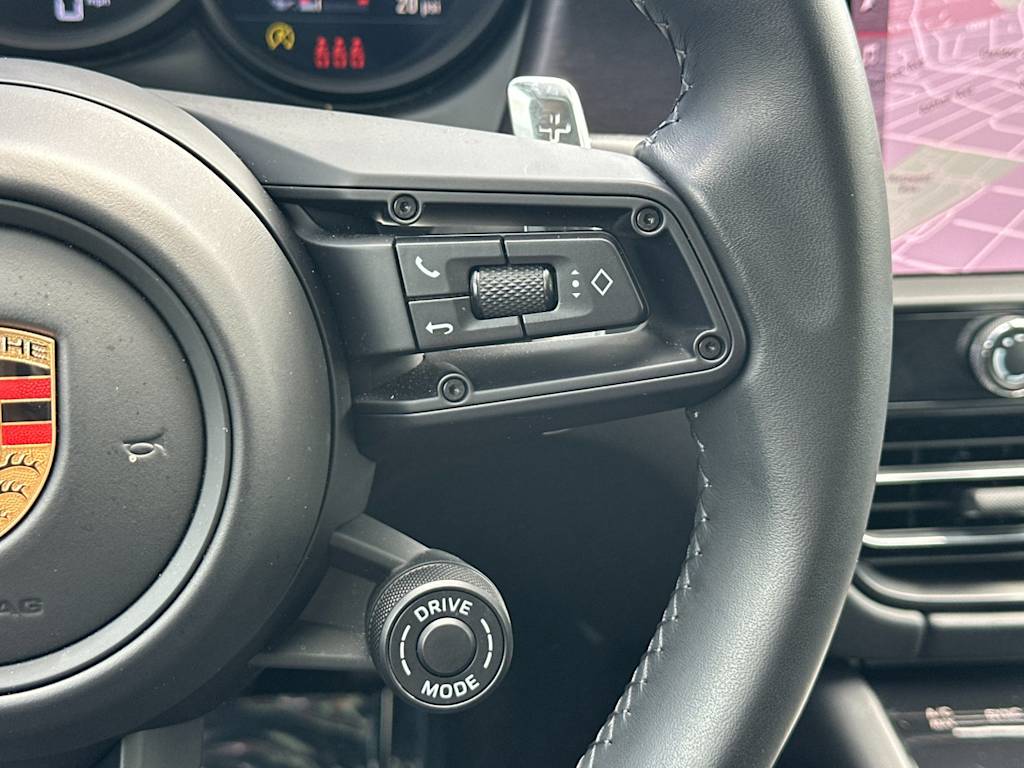 Thumbnail: 2023 Porsche Macan - 32