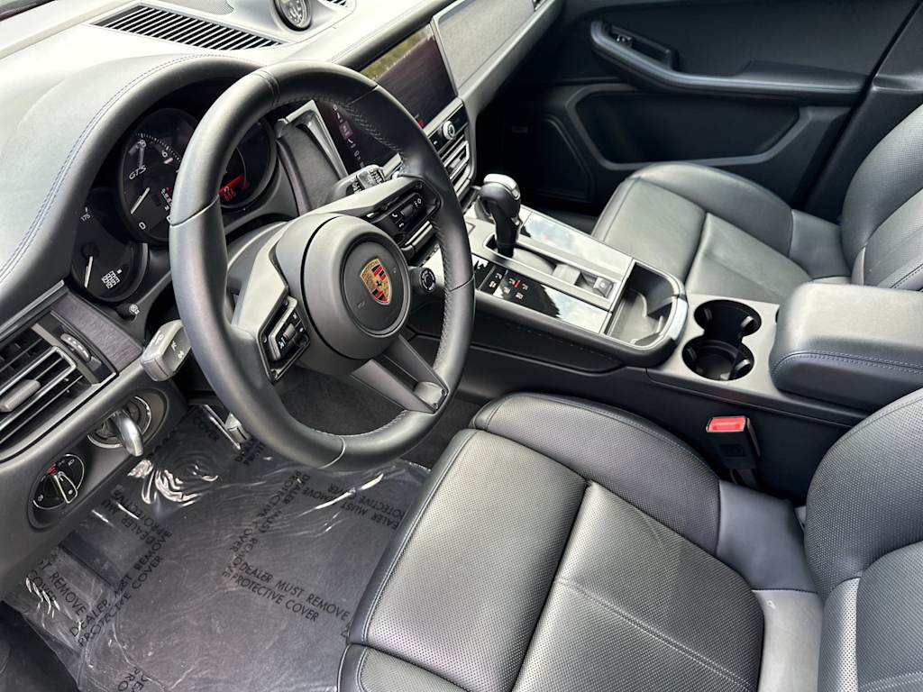 Thumbnail: 2023 Porsche Macan - 9