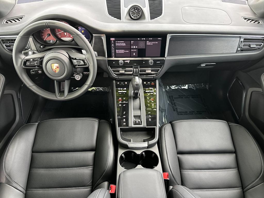 Thumbnail: 2026 Porsche Macan - 2