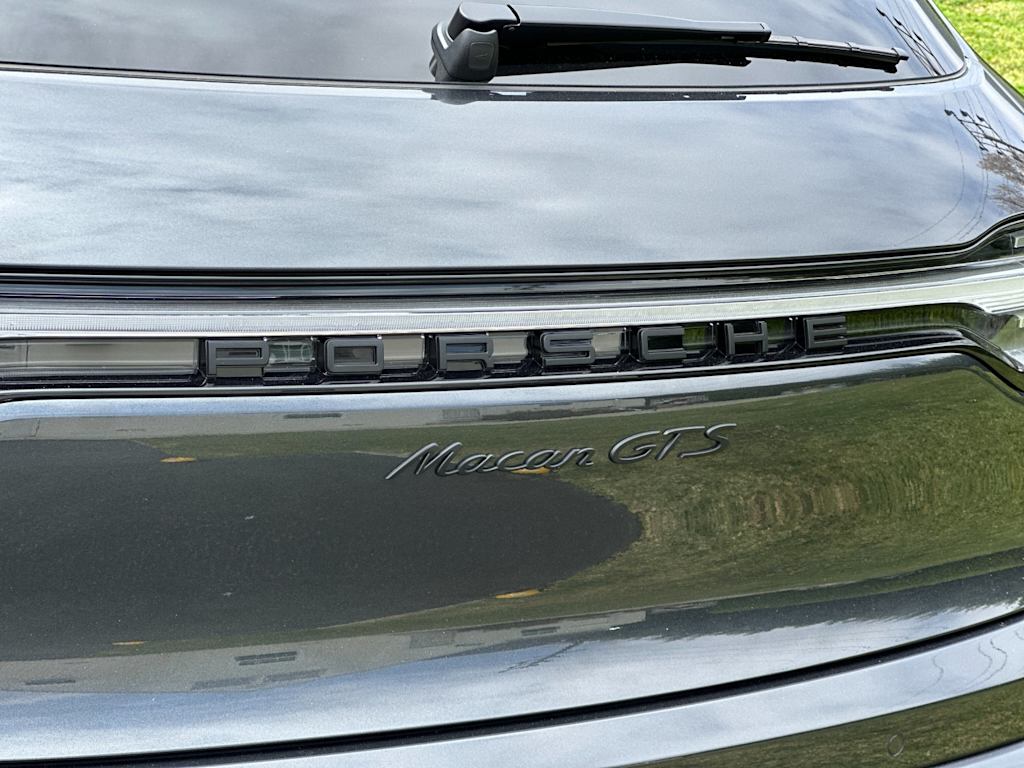 Thumbnail: 2026 Porsche Macan - 5