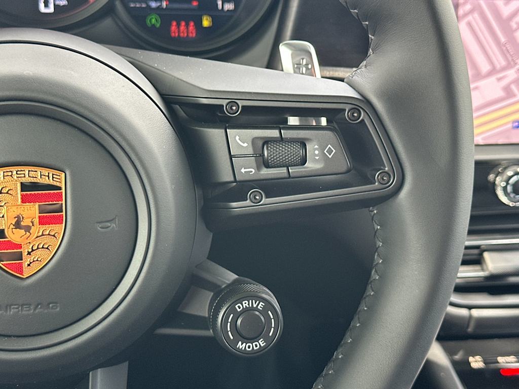 Thumbnail: 2026 Porsche Macan - 31