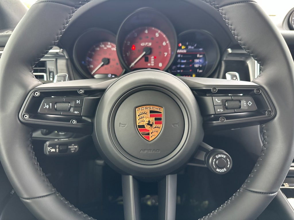 Thumbnail: 2026 Porsche Macan - 12