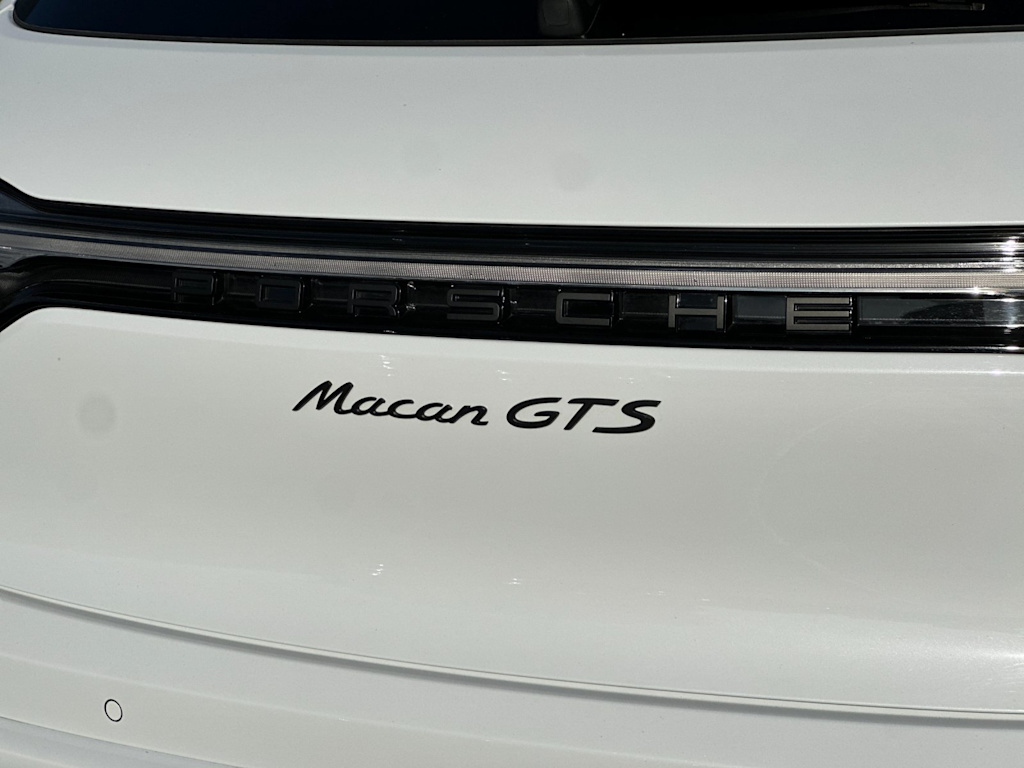 Thumbnail: 2025 Porsche Macan - 33