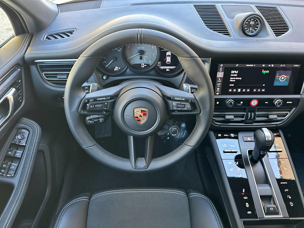 Thumbnail: 2026 Porsche Macan - 12