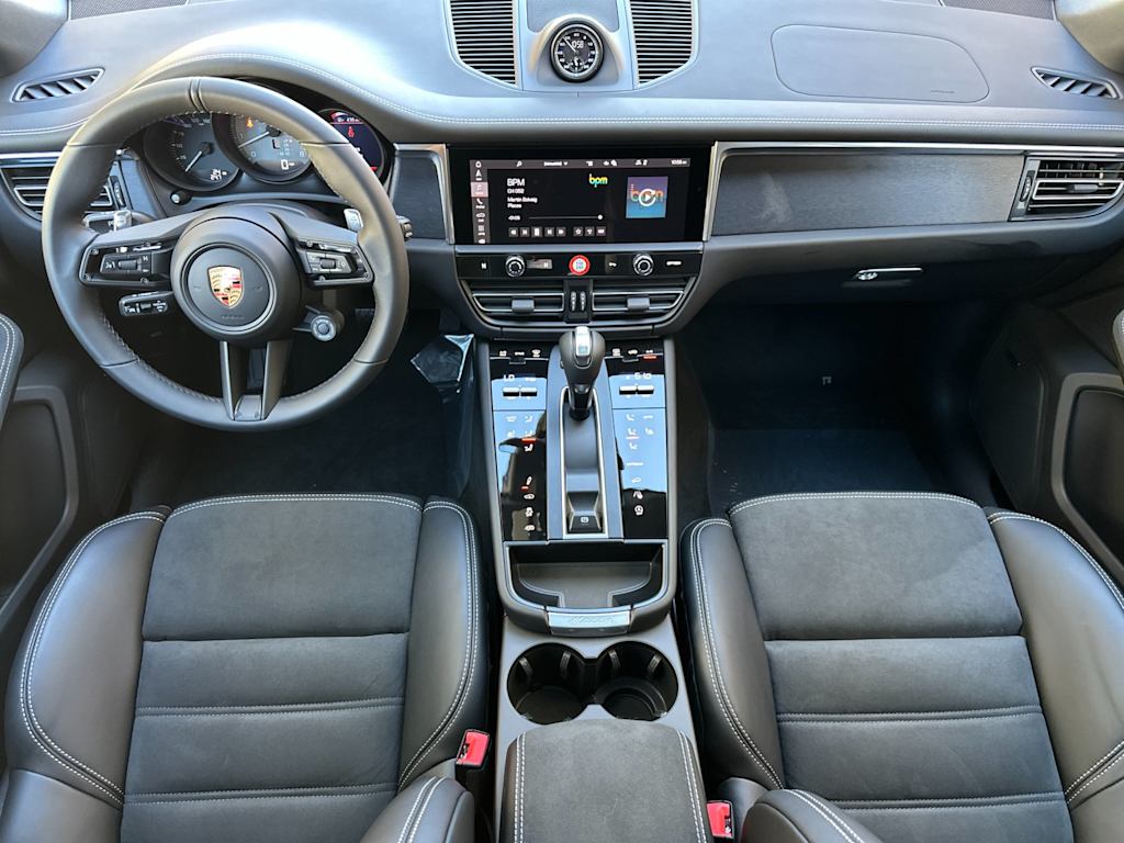 Thumbnail: 2026 Porsche Macan - 9