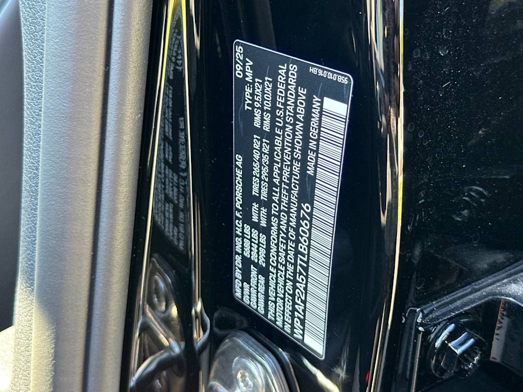 Thumbnail: 2026 Porsche Macan - 18