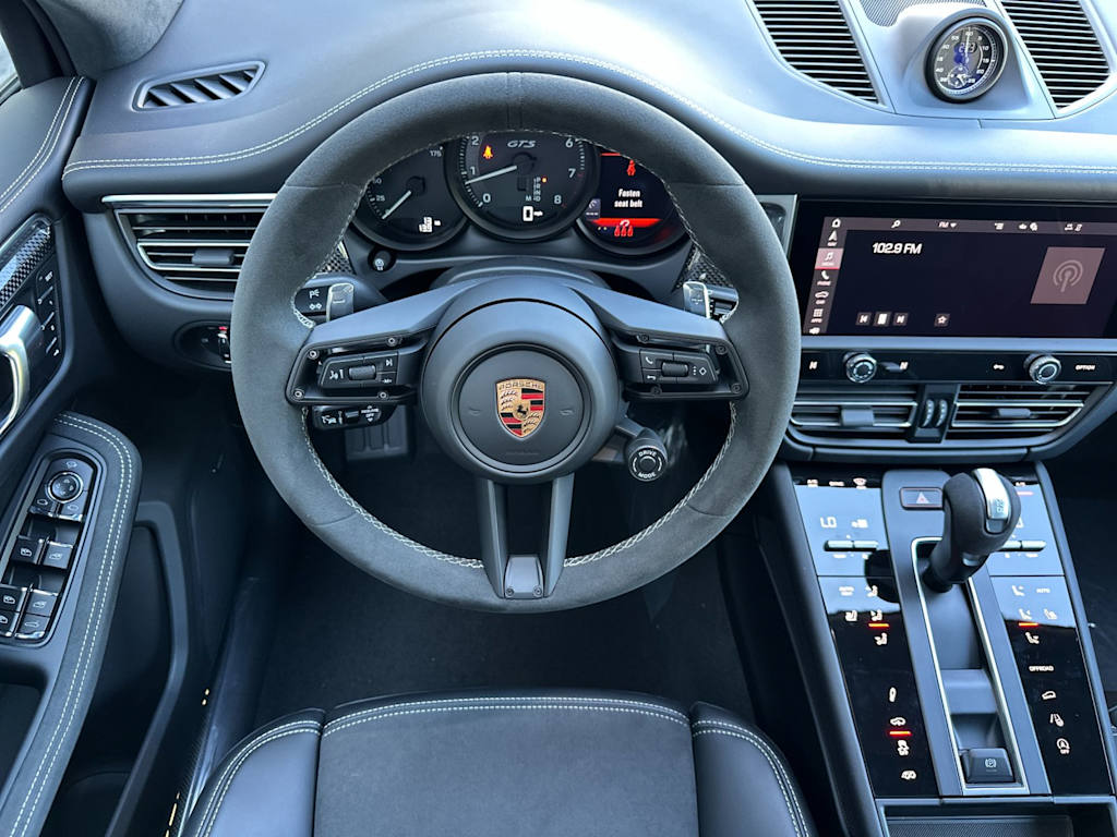 Thumbnail: 2026 Porsche Macan - 11