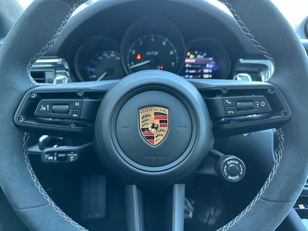 Thumbnail: 2026 Porsche Macan - 30
