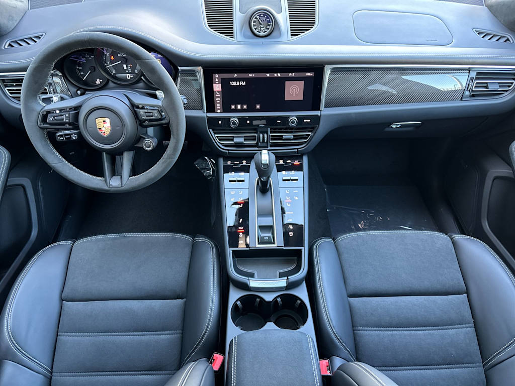 Thumbnail: 2026 Porsche Macan - 8