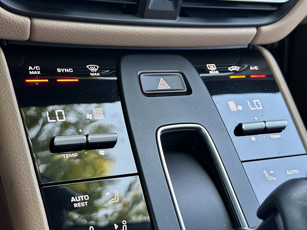 Thumbnail: 2023 Porsche Macan - 15