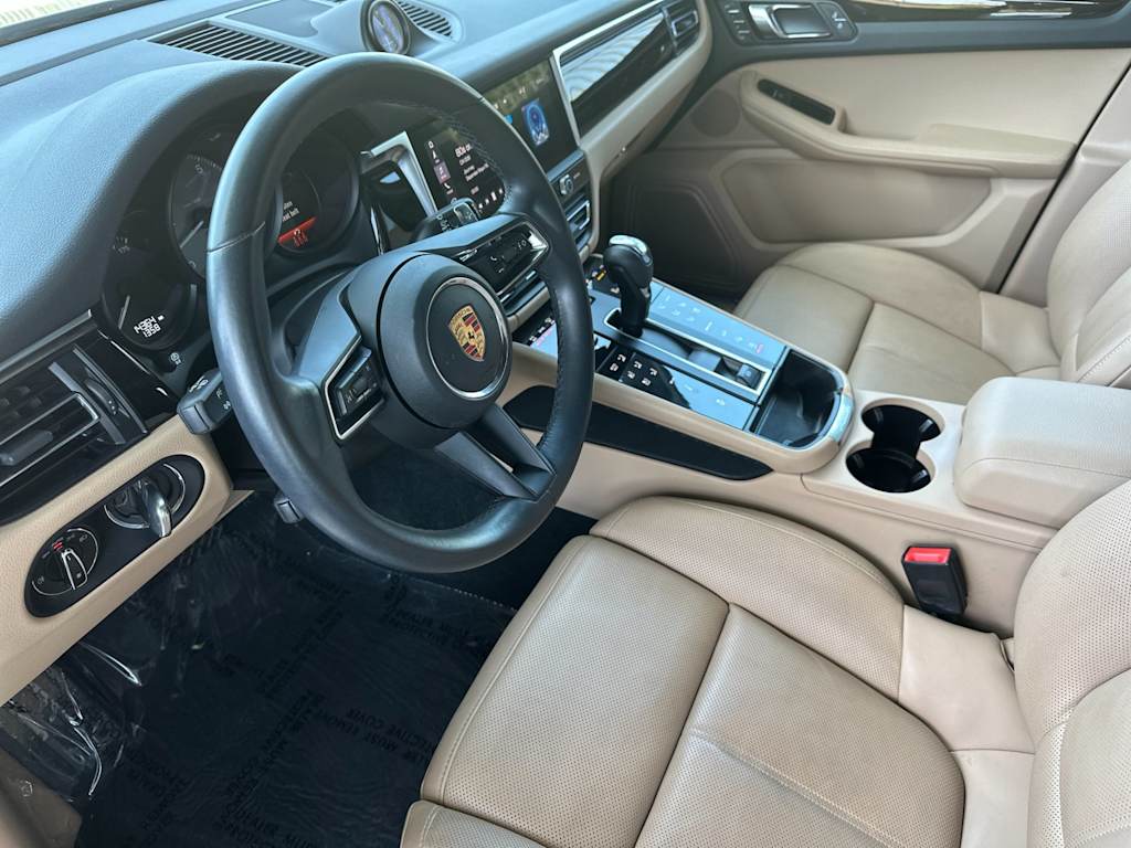 Thumbnail: 2023 Porsche Macan - 2