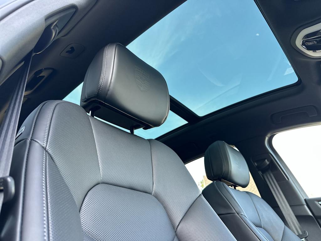 Thumbnail: 2026 Porsche Macan - 24