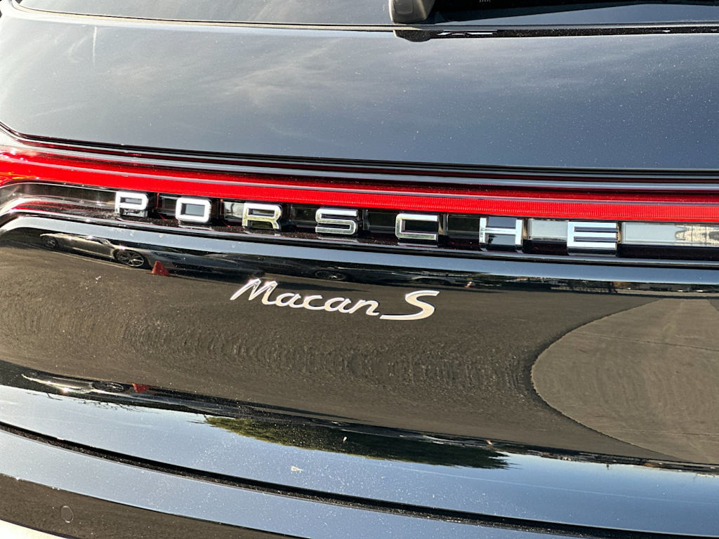 Thumbnail: 2026 Porsche Macan - 7