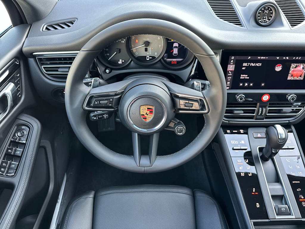 Thumbnail: 2026 Porsche Macan - 13